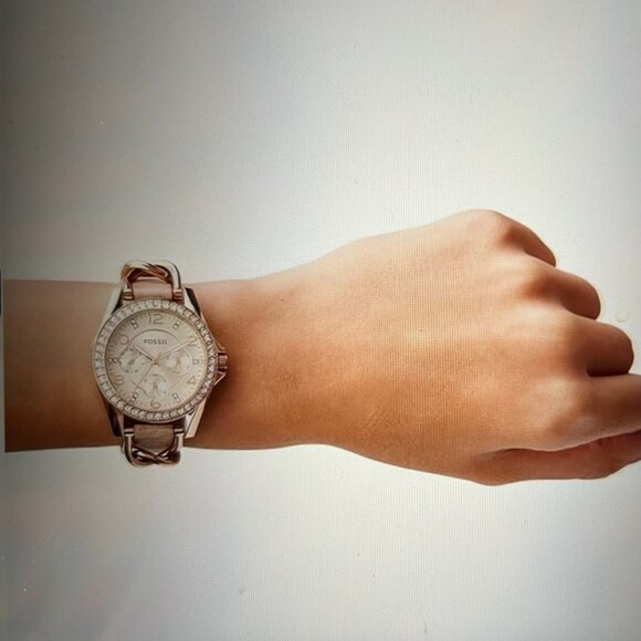 Fossil Women's Riley Quartz Stainless Steel and Leather Multifunction Watch - Picture 7 of 11